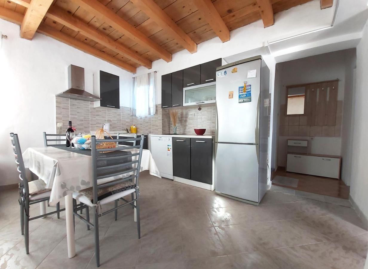 Apartments With A Parking Space Sali, Dugi Otok - 8181 외부 사진